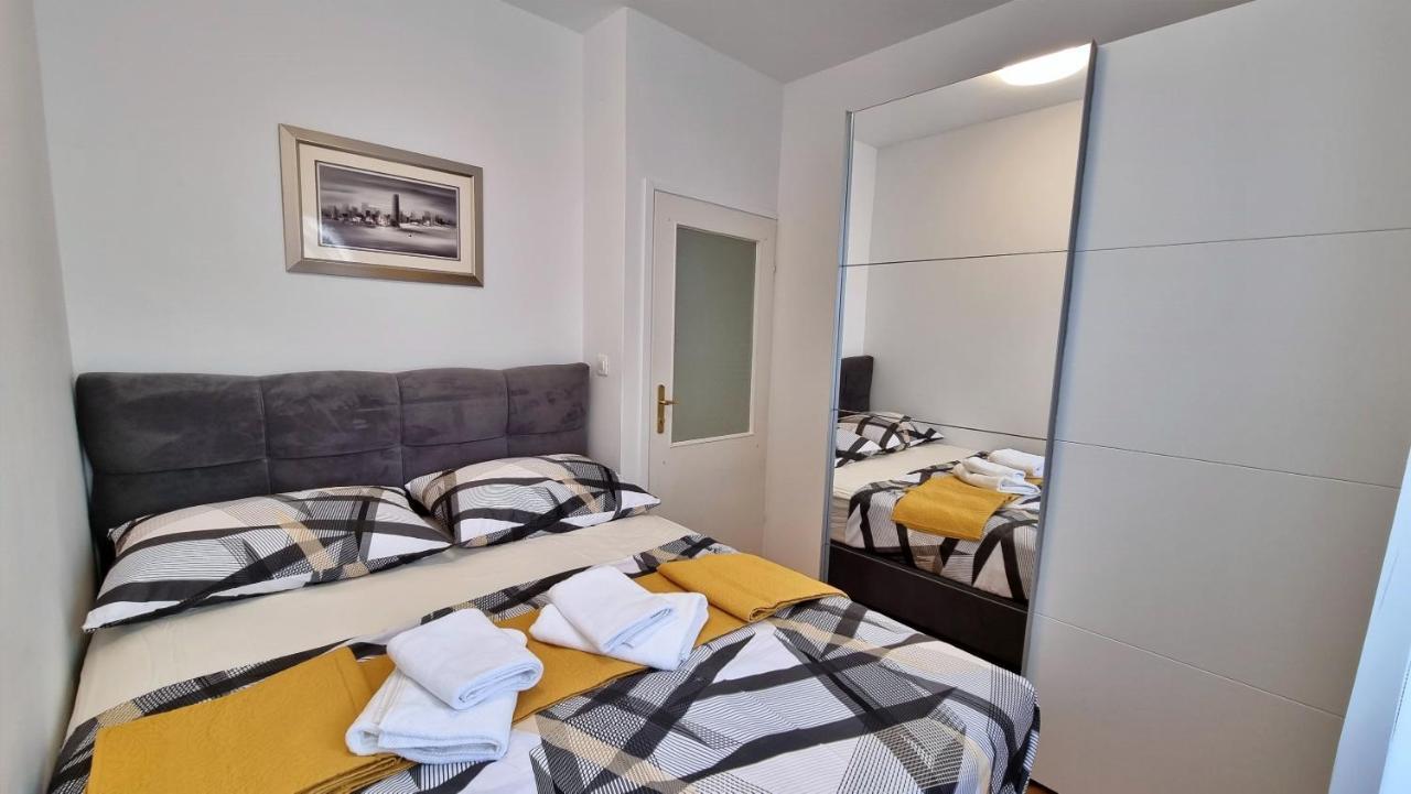 Apartment Hana Оміш Екстер'єр фото