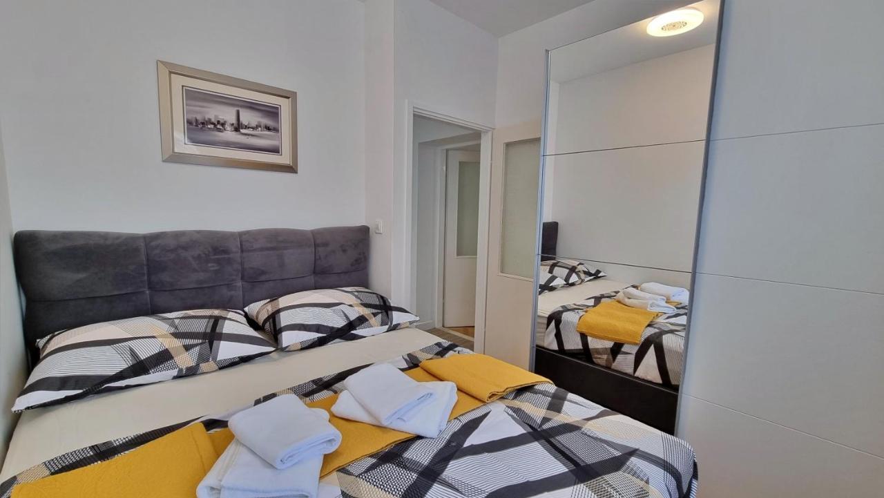 Apartment Hana Оміш Екстер'єр фото
