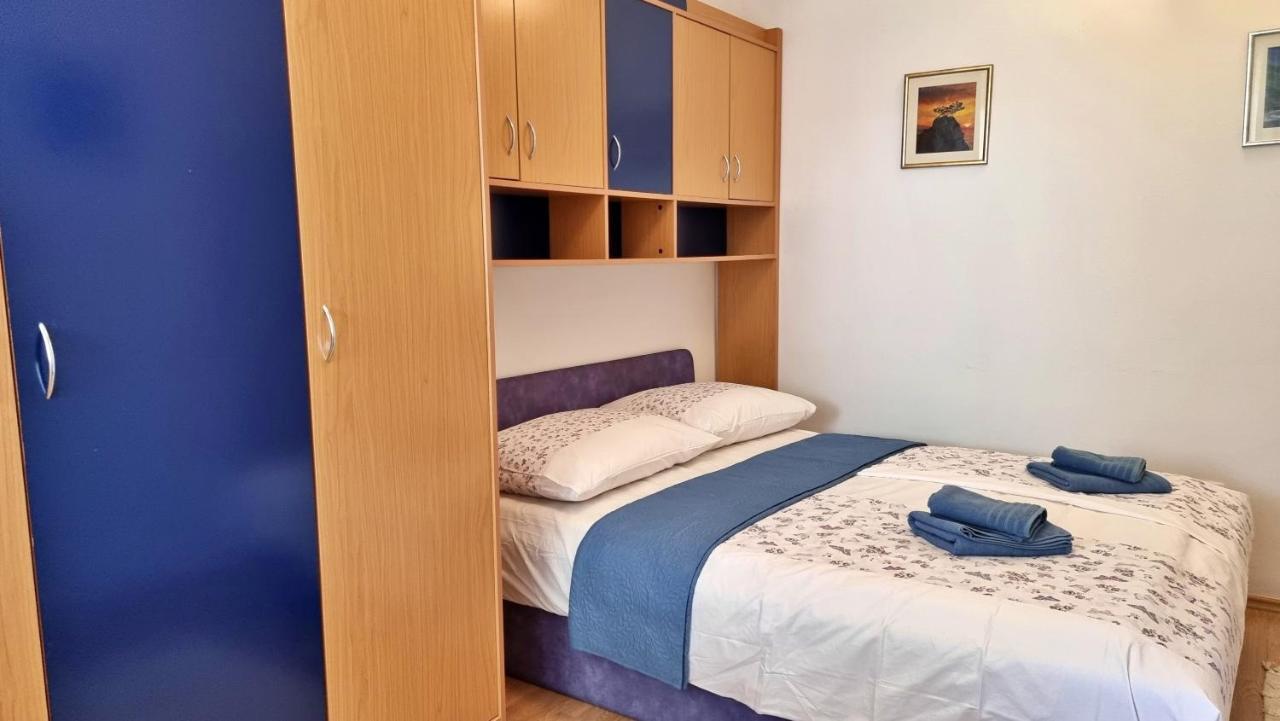Apartment Hana Оміш Екстер'єр фото