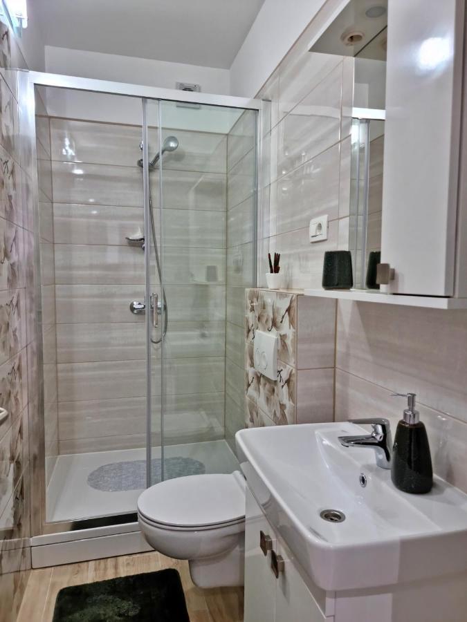 Apartment Hana Оміш Екстер'єр фото