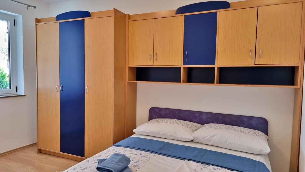 Apartment Hana Оміш Екстер'єр фото